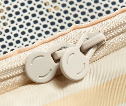 Packing cubes in one piece